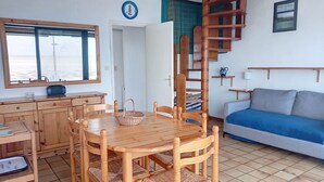Dining - Beachfront Duplex with Terrace and Direct Beach Access (Saint-Pair-sur-Mer)