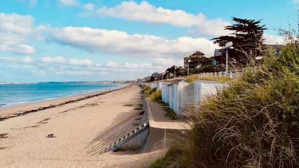 Beach - Beachfront Duplex with Terrace and Direct Beach Access (Saint-Pair-sur-Mer)