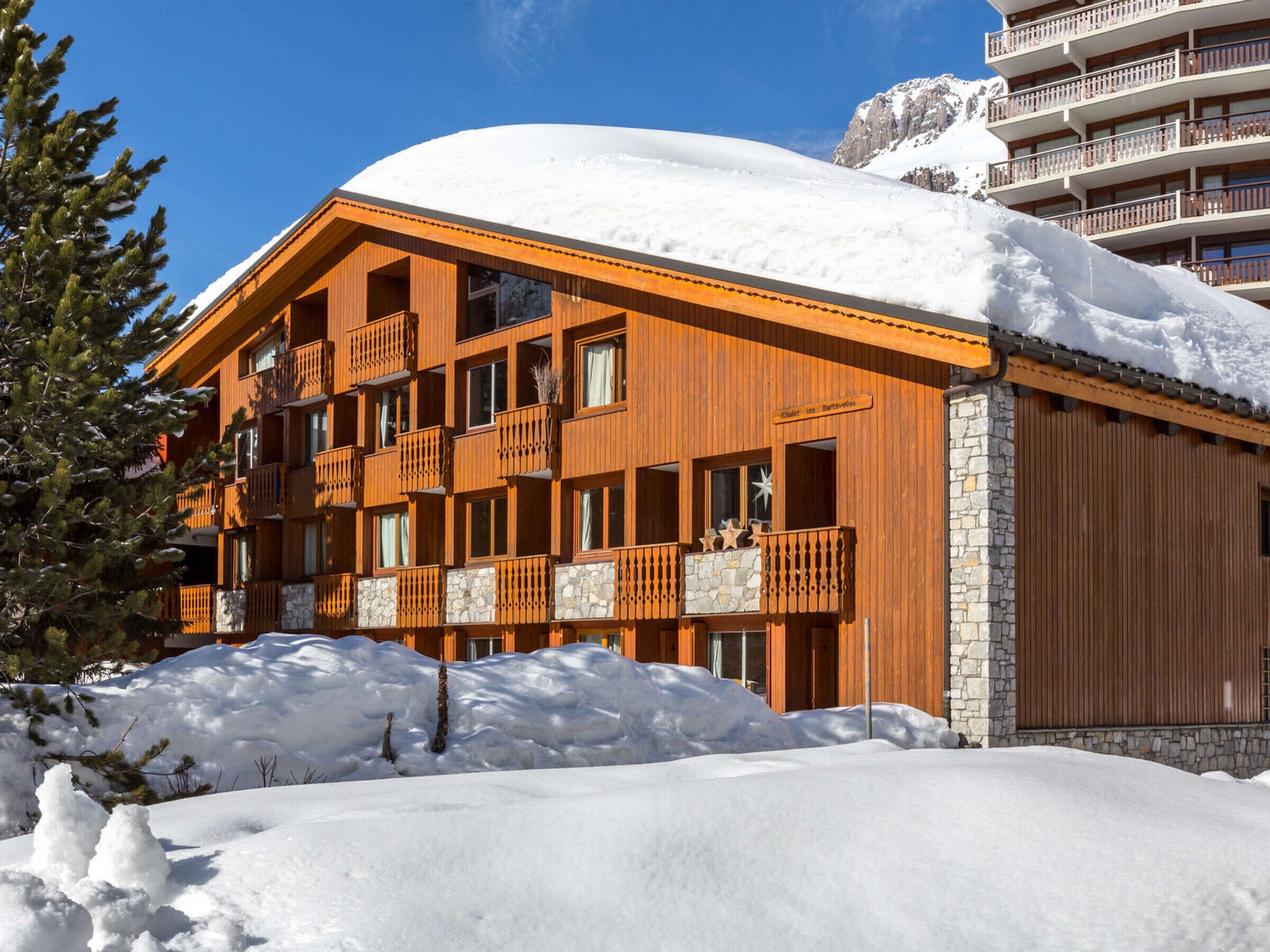 Exterior - Cozy duplex in Val-d'Isère with wifi and parking, pets allowed (Val-d'Isère)