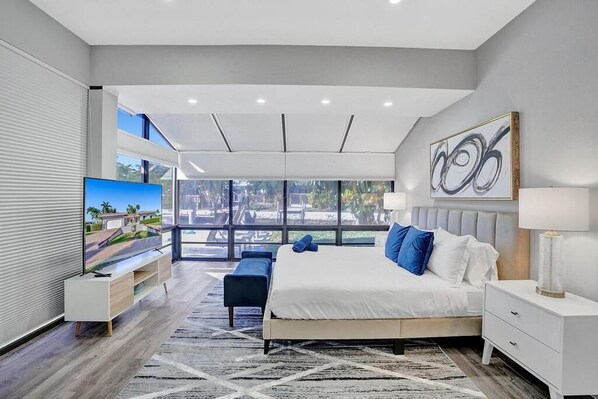 6 bedrooms, iron/ironing board, WiFi, bed sheets - 6BR Modern Waterfront Villa Heated Pool Gameroom (Deerfield Beach)