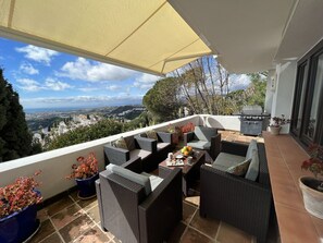 屋外ダイニングエリア