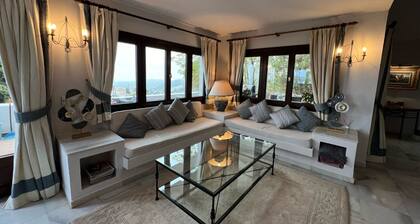 Villa with sea views in sunny Spain