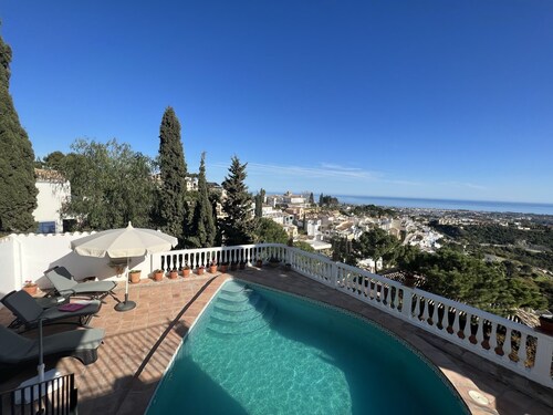 Villa with sea views in sunny Spain