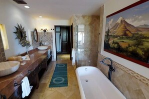 Bathroom - Stunning 3BR Villa with the Most Beautiful View (Ensenada)