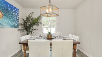 House, Multiple Beds, Patio, Garden View | Dining