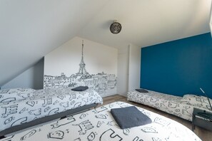 4 chambres, lit parapluie, Wi-Fi gratuit, draps fournis