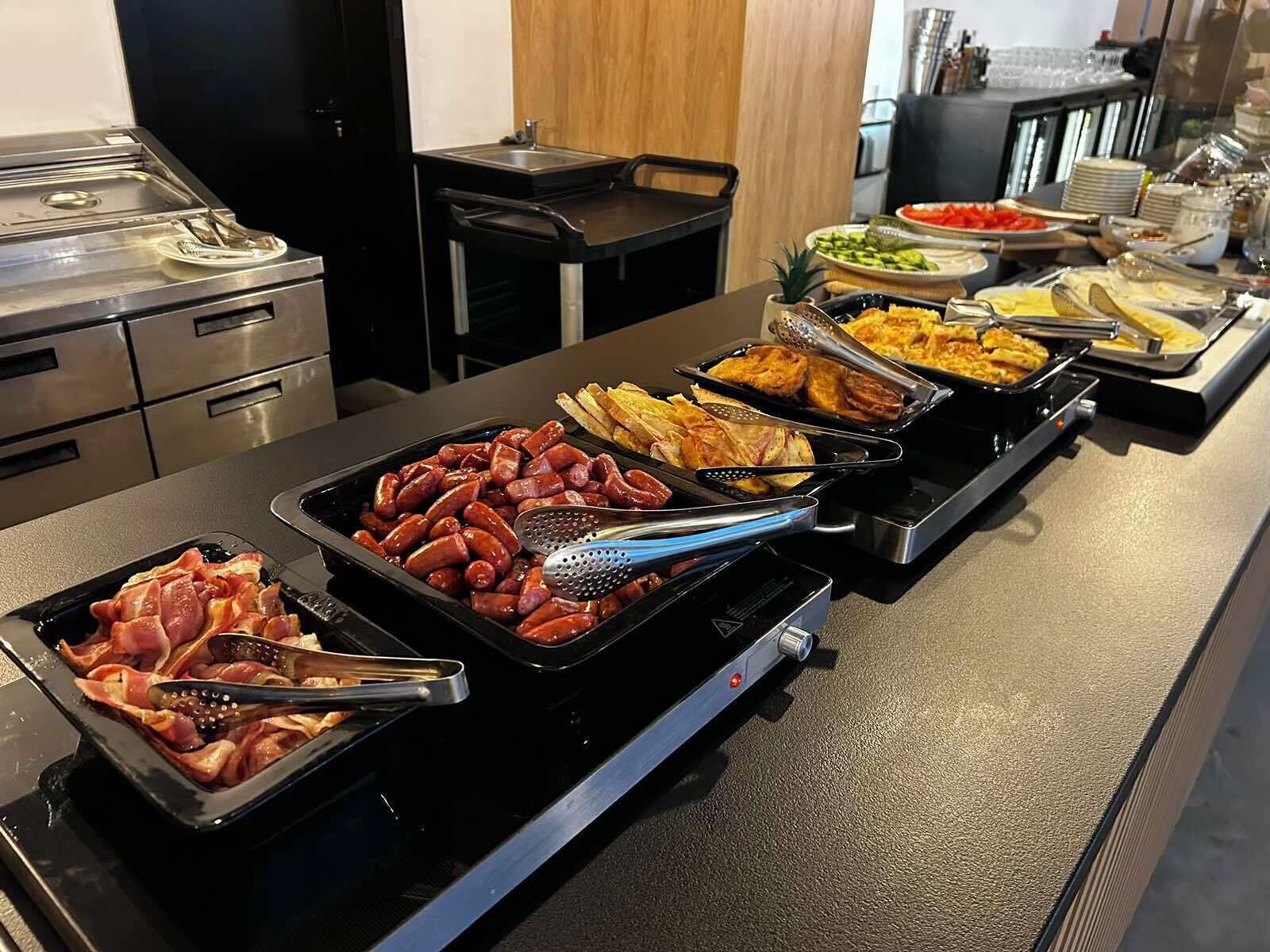 Daily buffet breakfast (EUR 8.69 per person)