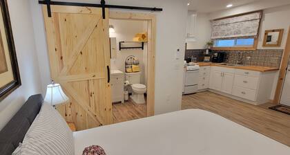 Super Cozy Downtown Studio Full Kitchen - EOU - Easy Walk Short Drive Hot Lakes