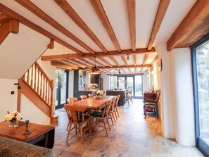 Dining - Castle Coach House (Newport)