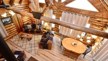 Télévision, cheminée, lecteur de DVD