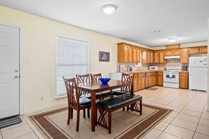 House (3 Bedrooms) | Property amenity