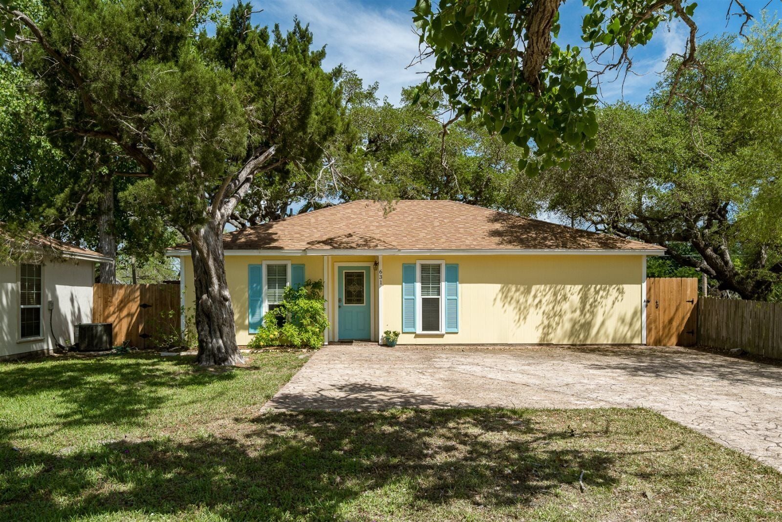 House (3 Bedrooms) | Property amenity