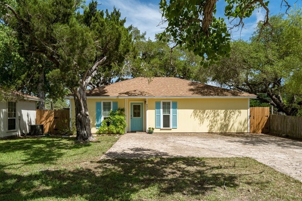 House (3 Bedrooms) | Property amenity