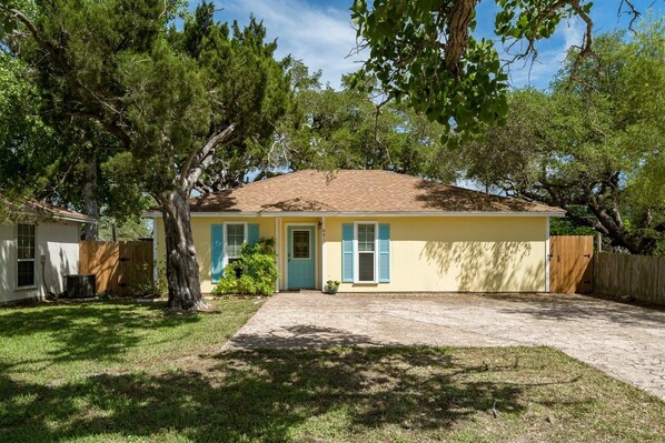 House (3 Bedrooms) | Property amenity - Coastal Soul by Miss Kitty’s (Aransas Pass)