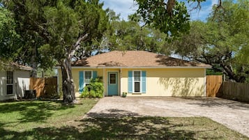 Casa (3 Bedrooms) | Servicio de la propiedad