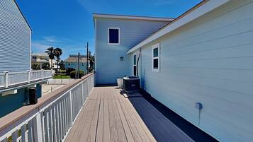 House, Multiple Beds, Patio | Property grounds