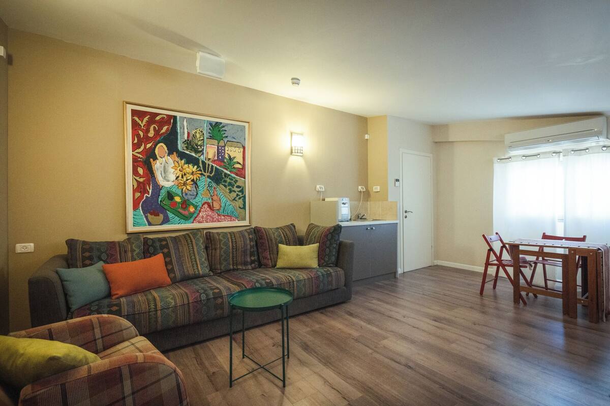 Deluxe Studio Suite