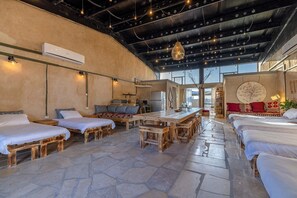 Individually decorated, individually furnished, desk, laptop workspace - ibex unique Desert Inn (Ramat Negev)