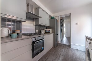 Private kitchen - Lux 5 bed house (Reading)