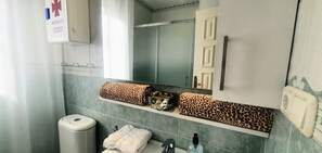 تجهيزات دش، مجففات شعر، مناشف، صابون