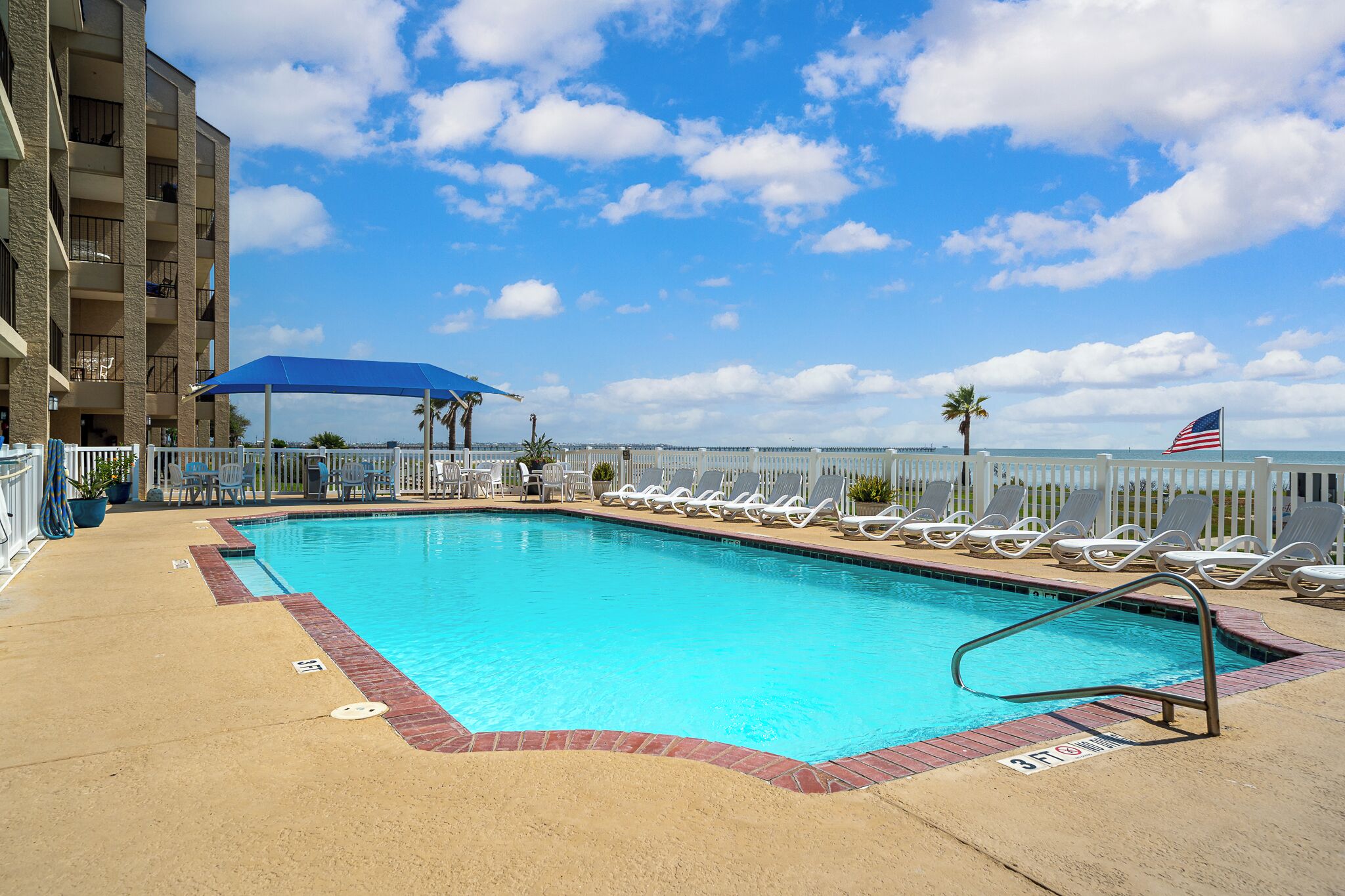 Condo (1 Bedroom) | Property amenity