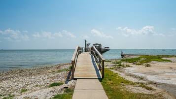 Condo (1 Bedroom) | Property amenity