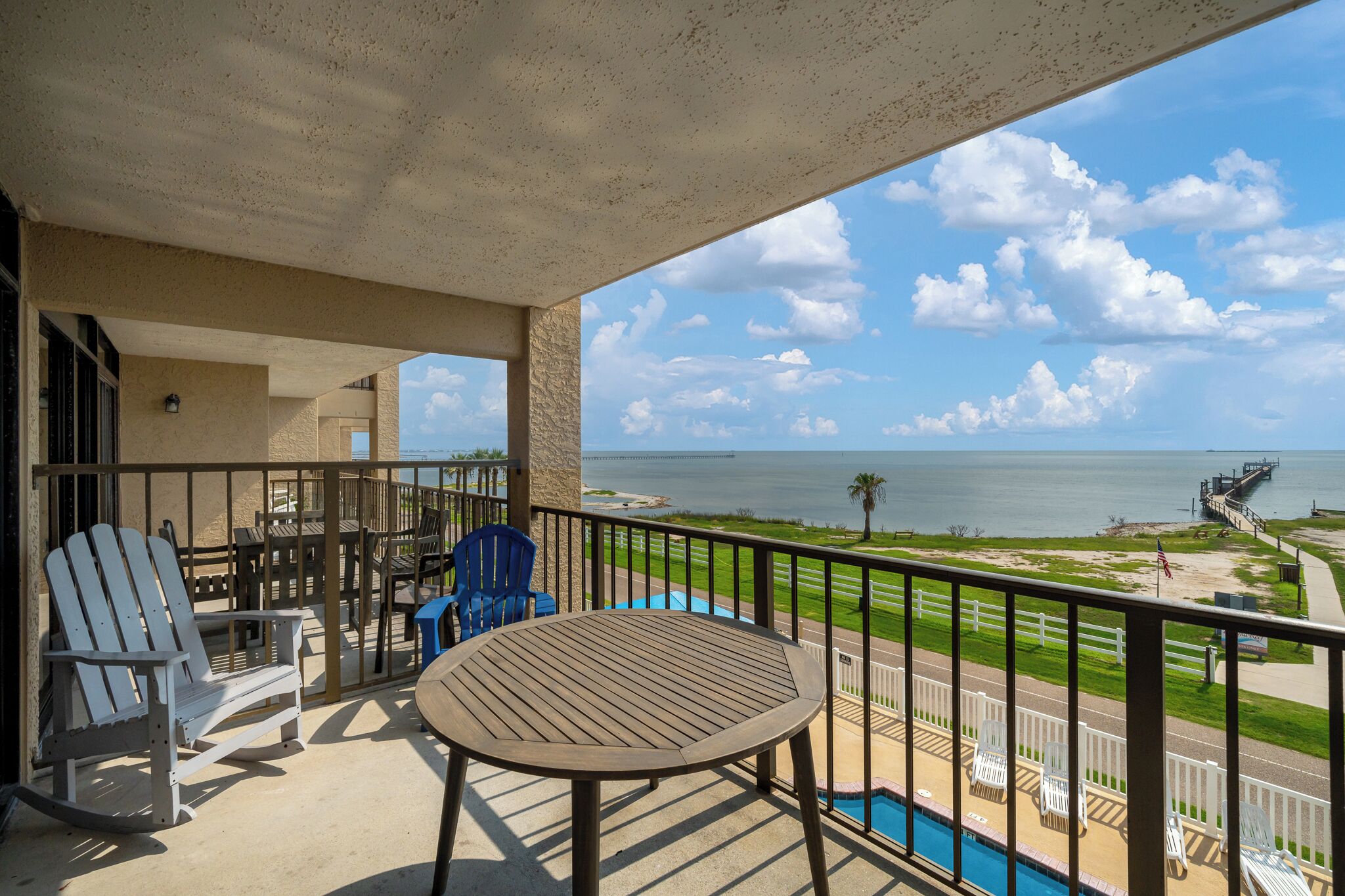 Condo (1 Bedroom) | Property amenity