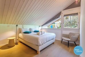 5 bedrooms, iron/ironing board, free WiFi, bed sheets