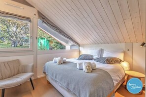 5 bedrooms, iron/ironing board, free WiFi, bed sheets