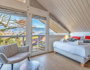 5 bedrooms, iron/ironing board, free WiFi, bed sheets