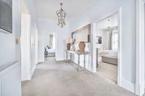 8 bedrooms, desk, iron/ironing board, travel crib