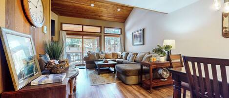 Smart TV, fireplace, DVD player