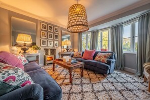 TV, fireplace - Holmbush, Thornham, Norfolk (Thornham)