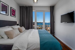 4 habitaciones, tabla de planchar con plancha, wifi y ropa de cama