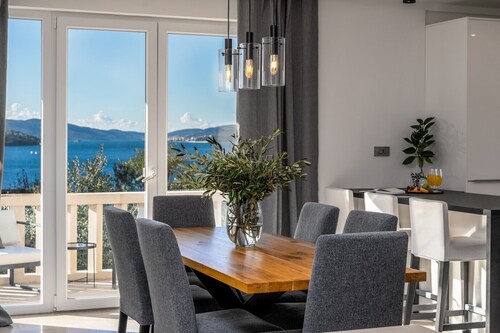 Villa Moreta with heated pool, Sauna, Hot-tub