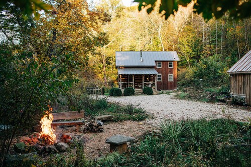 Creekside Cabin w/ Wood Stove | Unplugged Getaway