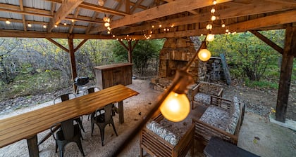 Creekside Cabin w/ Wood Stove | Unplugged Getaway