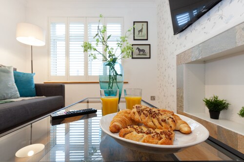 Apartment in the hear of the city, live like a local