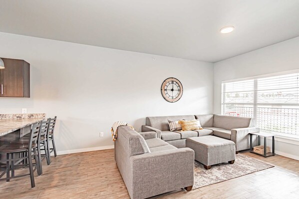 Smart-TV, fotballspill og kontorer