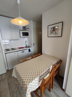 Køleskab, ovn, opvaskemaskine