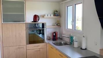 Geladeira, fogão, cooktop, lava-louças