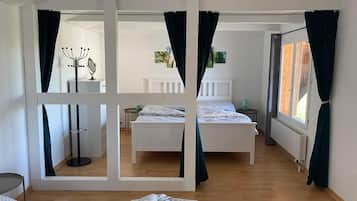 1 quarto, berço de viagem