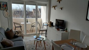 Smart TV - Very well located 2-room apartment, 15 minutes from the beach and shops (Cabourg)