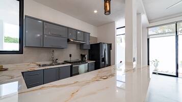 Fridge, microwave, oven, stovetop