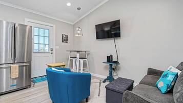 Nhà (2 Bedrooms) | Tiện nghi, dịch vụ nơi lưu trú