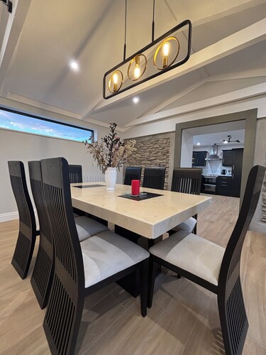 Luxurious 4-bed Farmhouse on the Dingle Peninsula