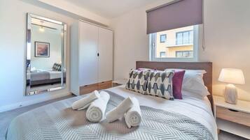 2 bedrooms, iron/ironing board, WiFi, bed sheets