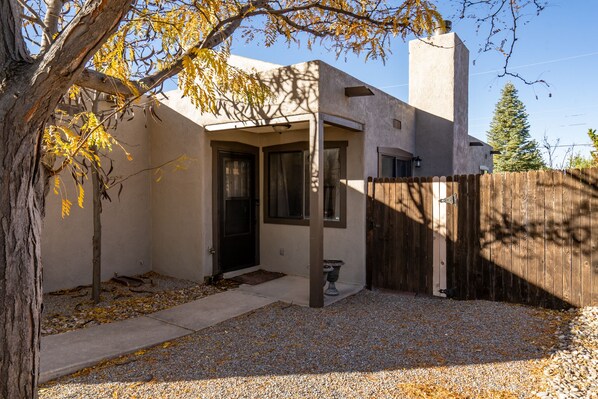 المنشأة من الخارج