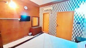 Quarto casal luxo | Ferros/tábuas de passar roupa, Wi-Fi de cortesia