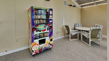 Condo (3 Bedrooms) | Property amenity